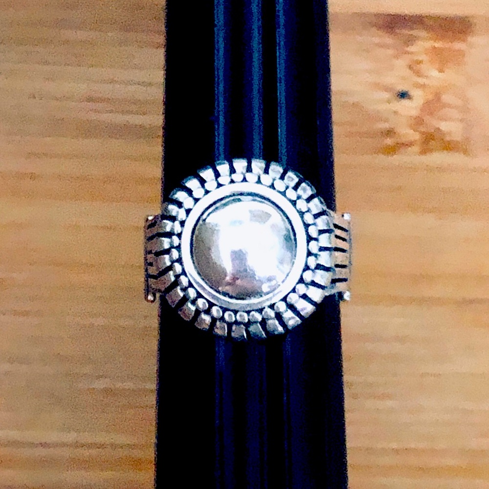 $82  Southwest Native American Estate Ring  Sterling Size 8 & 1/2  Sterling